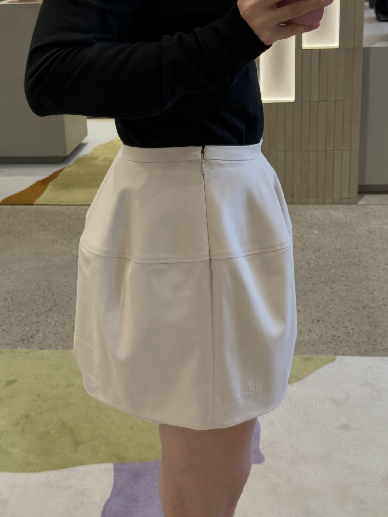 로에베 아나그램 레더 벌룬 미니 스커트