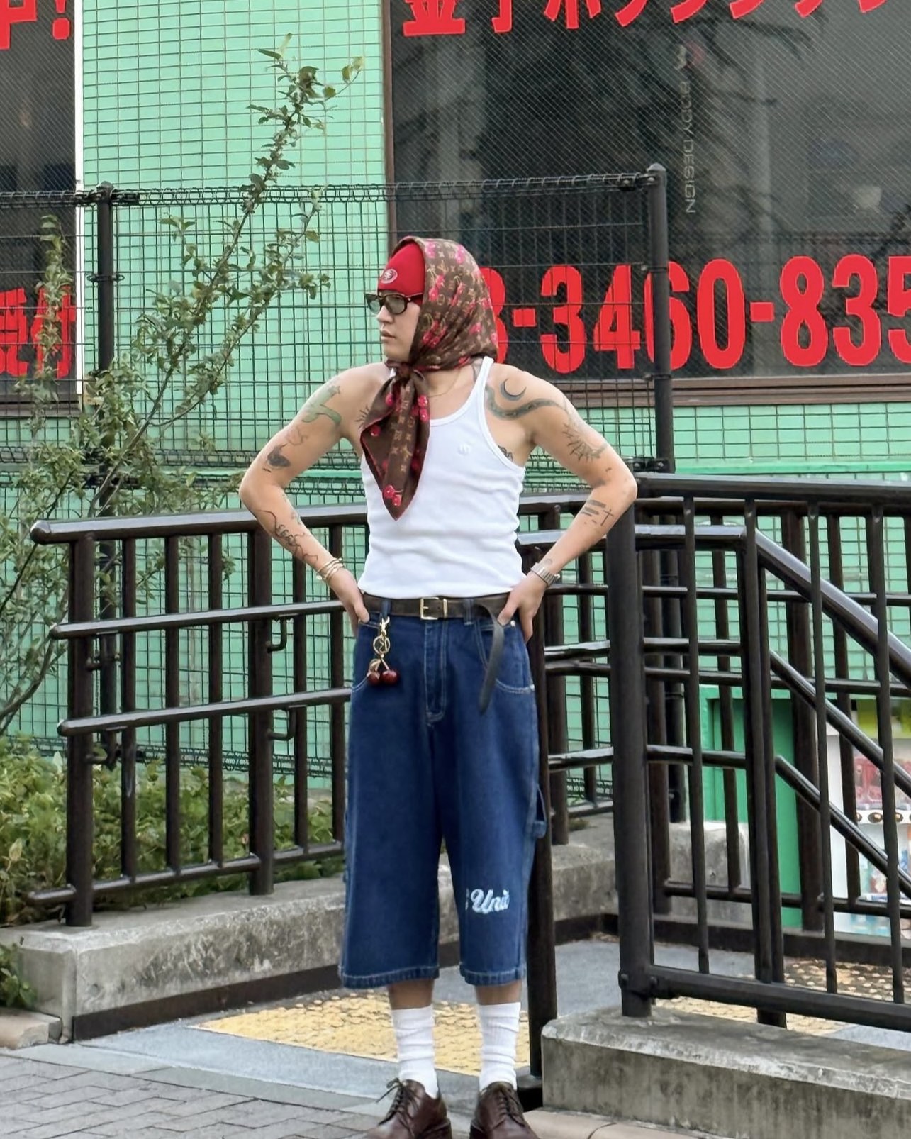 루이 비통 루이 비통 x 무라카미 다카시 모노그램 체리 실크 스퀘어 스카프