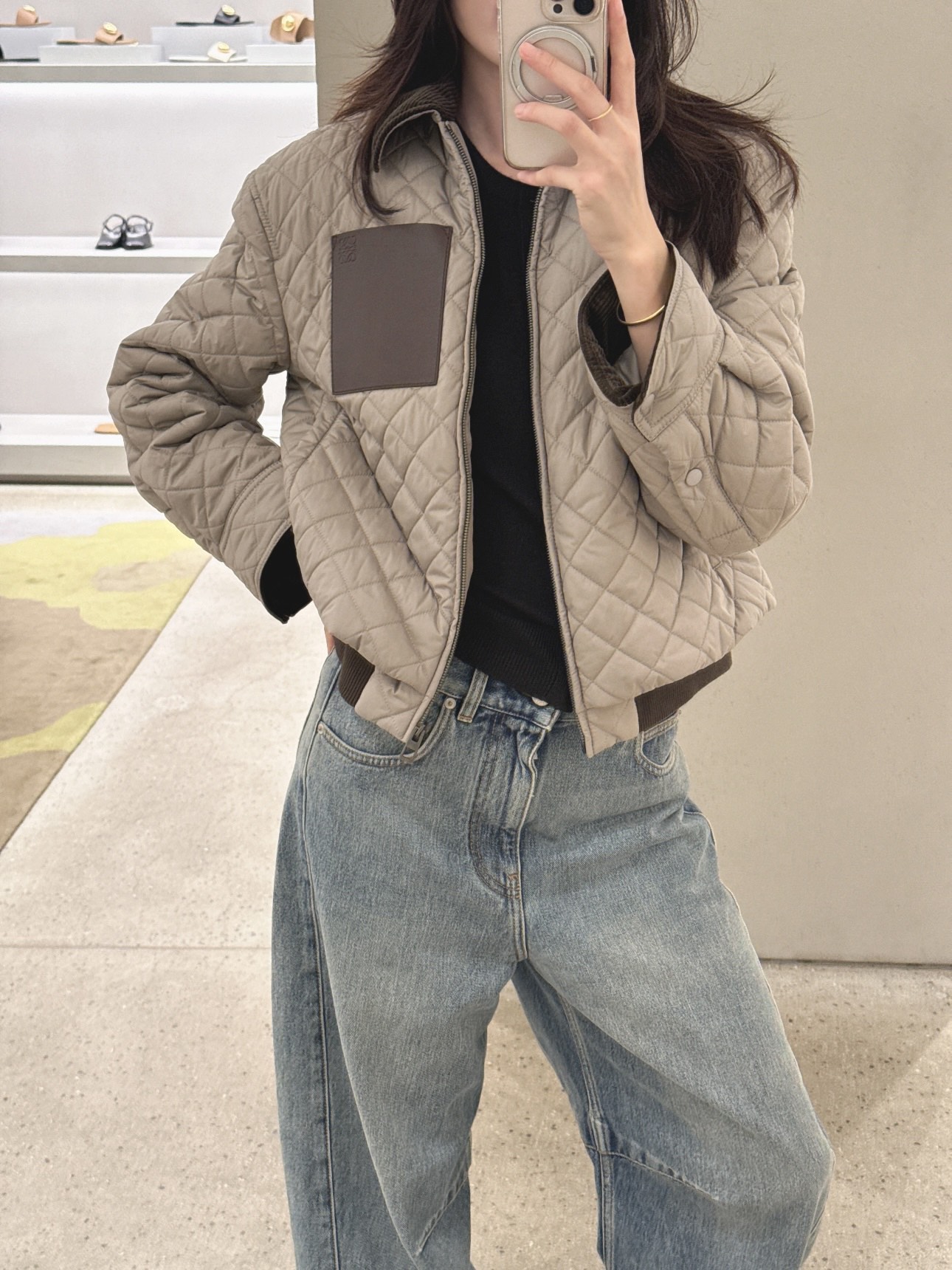 로에베 아나그램 가죽 패치 다이아몬드 퀼팅 봄버 재킷