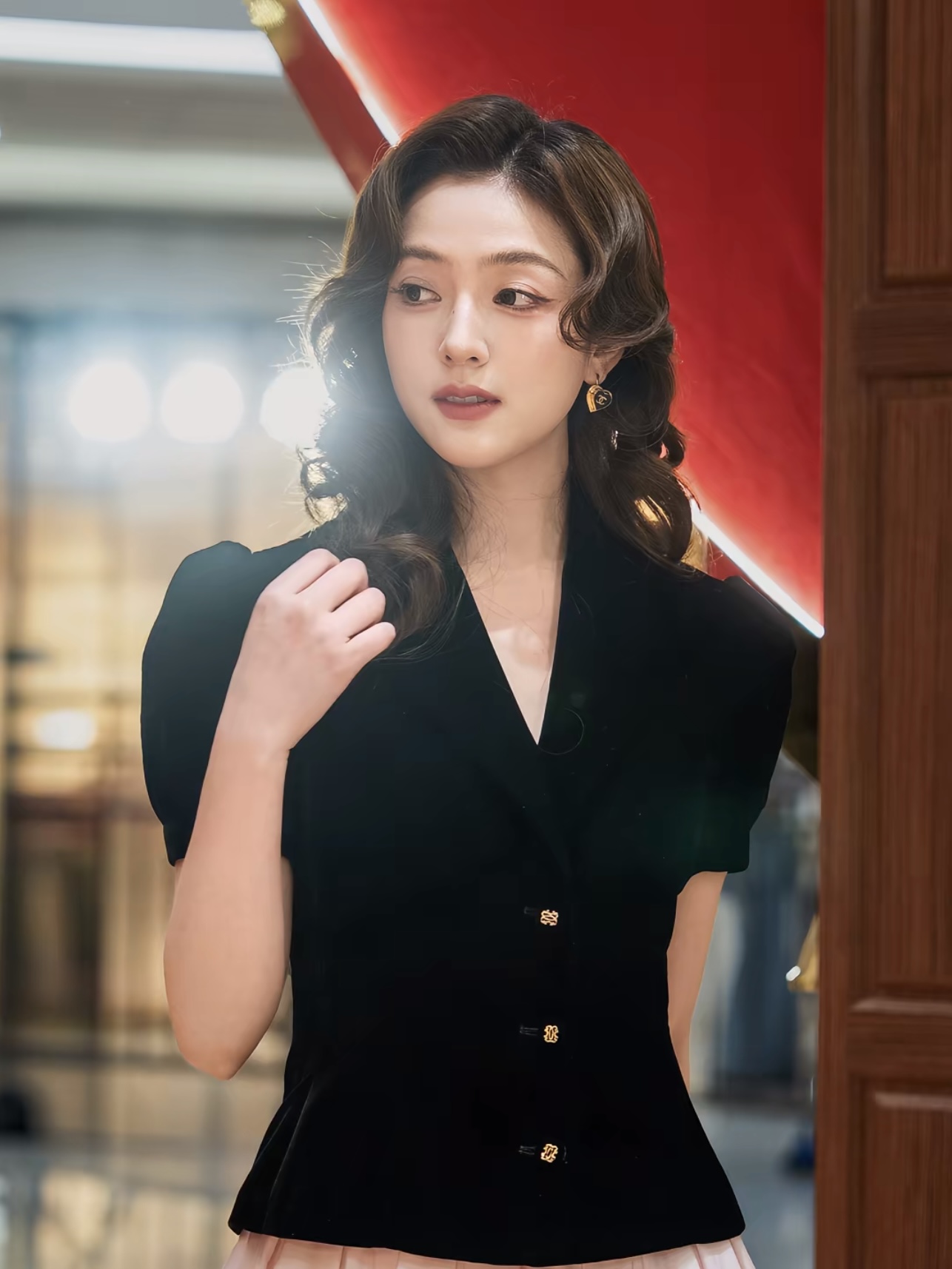 샤넬 CC 버튼 벨벳 퍼프 슬리브 브이넥 재킷 탑