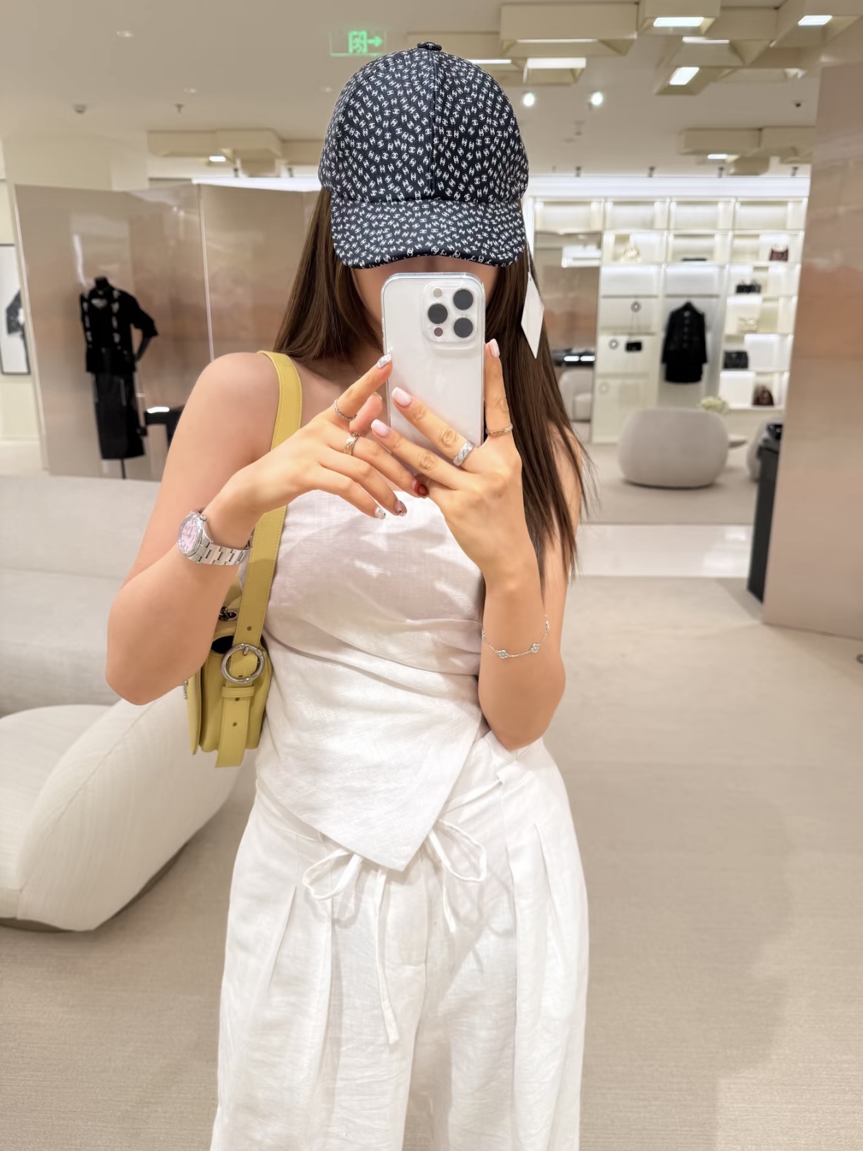 샤넬 올오버 더블 C 로고 베이스볼 캡