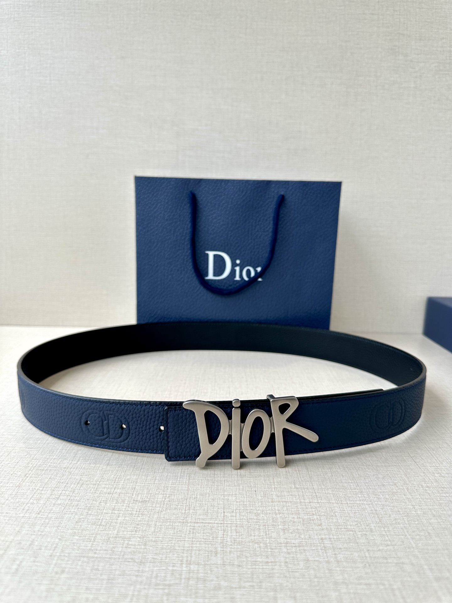 디올 디올 오블리크 엠보싱 가죽 리버서블 Dior 로고 버클 벨트