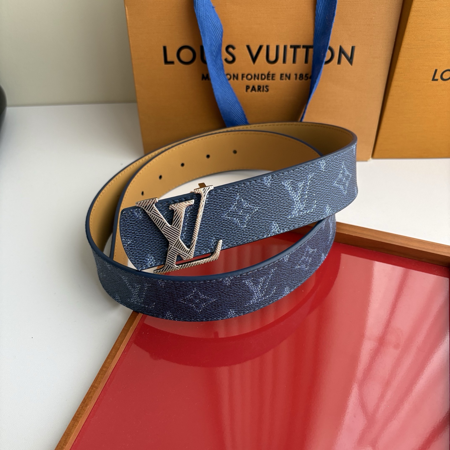 루이 비통 LV 이니셜 모노그램 리버서블 벨트 40mm