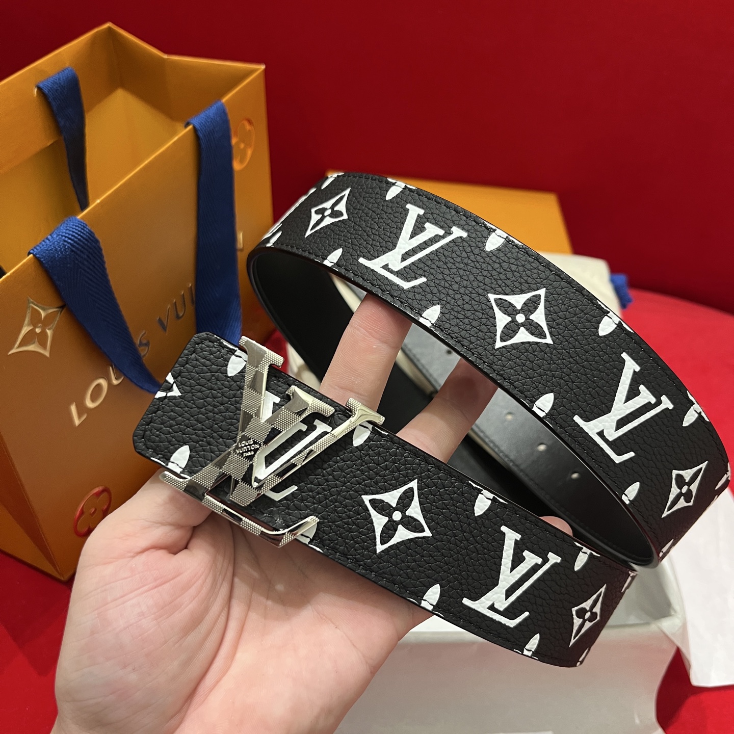 루이 비통 LV 이니셜 모노그램 프린트 리버서블 벨트