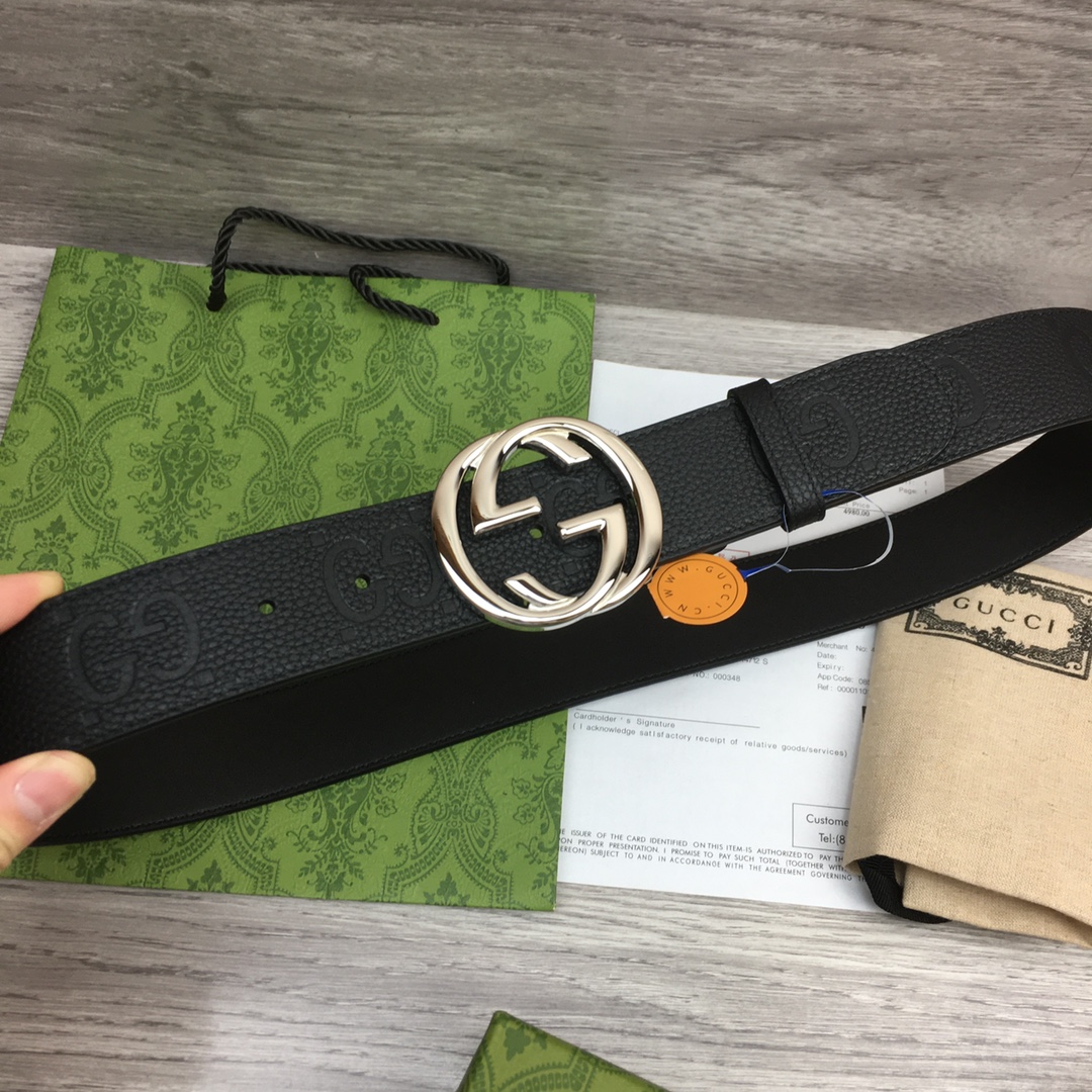 구찌 인터로킹 G 버클 엠보스드 레더 벨트