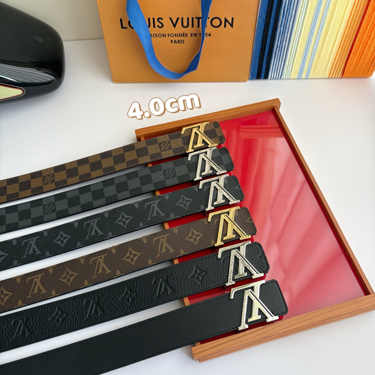 루이 비통 LV 이니셜 버클 4cm 리버서블 벨트