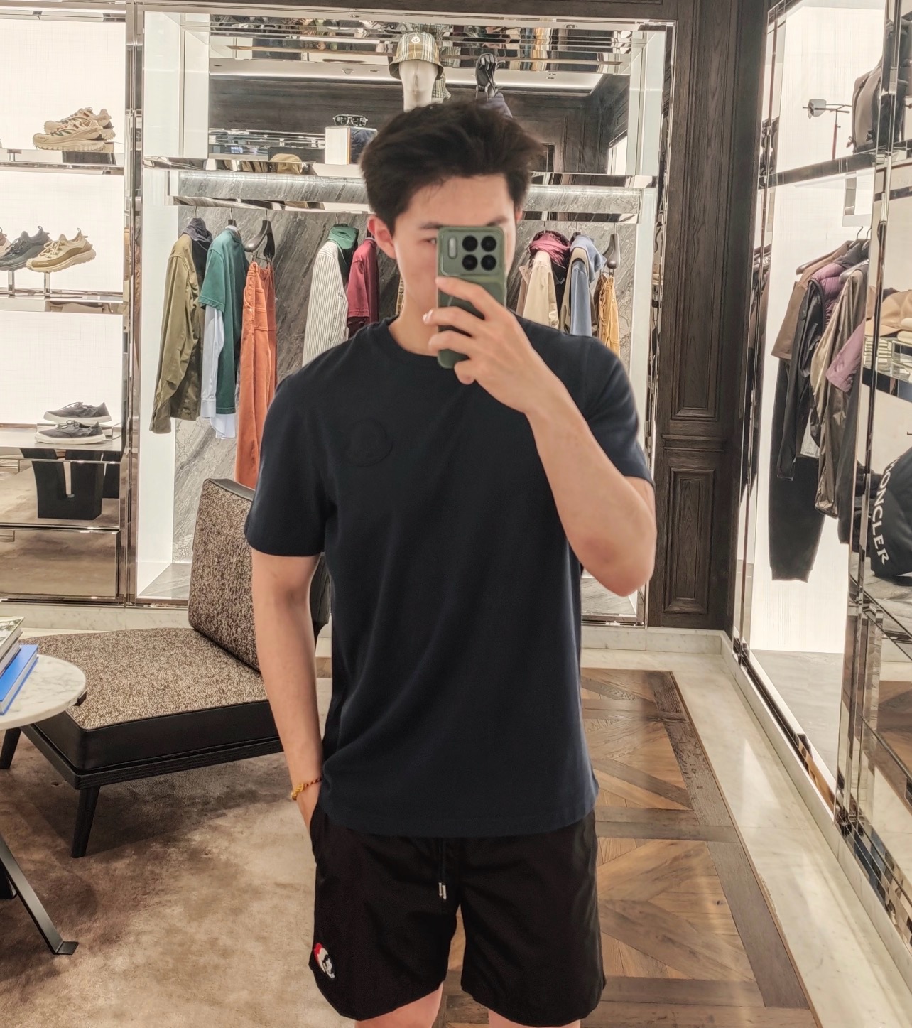 몽클레르 로고 패치 드로스트링 버뮤다 쇼츠