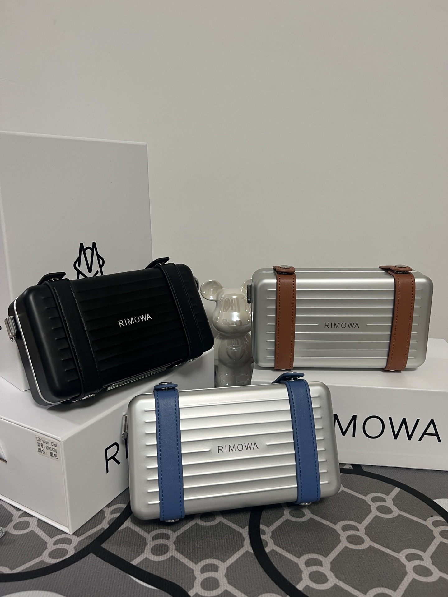 리모와 퍼스널 알루미늄 크로스바디 백