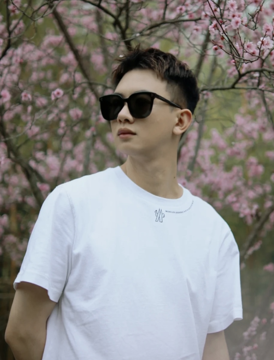몽클레르 그레노블 로고 자수 크루넥 반소매 티셔츠