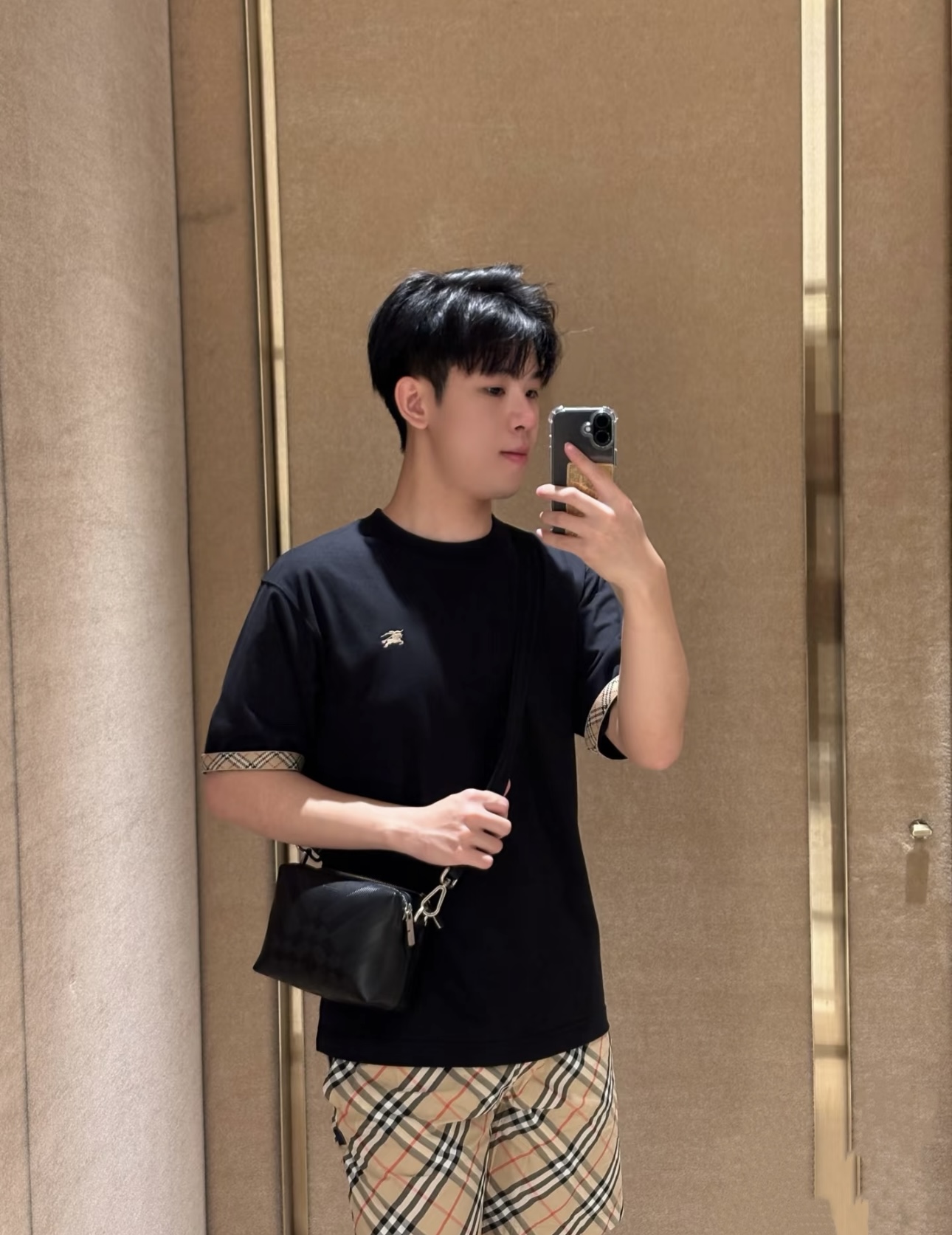 버버리 체크 트림 EKD 자수 반소매 티셔츠