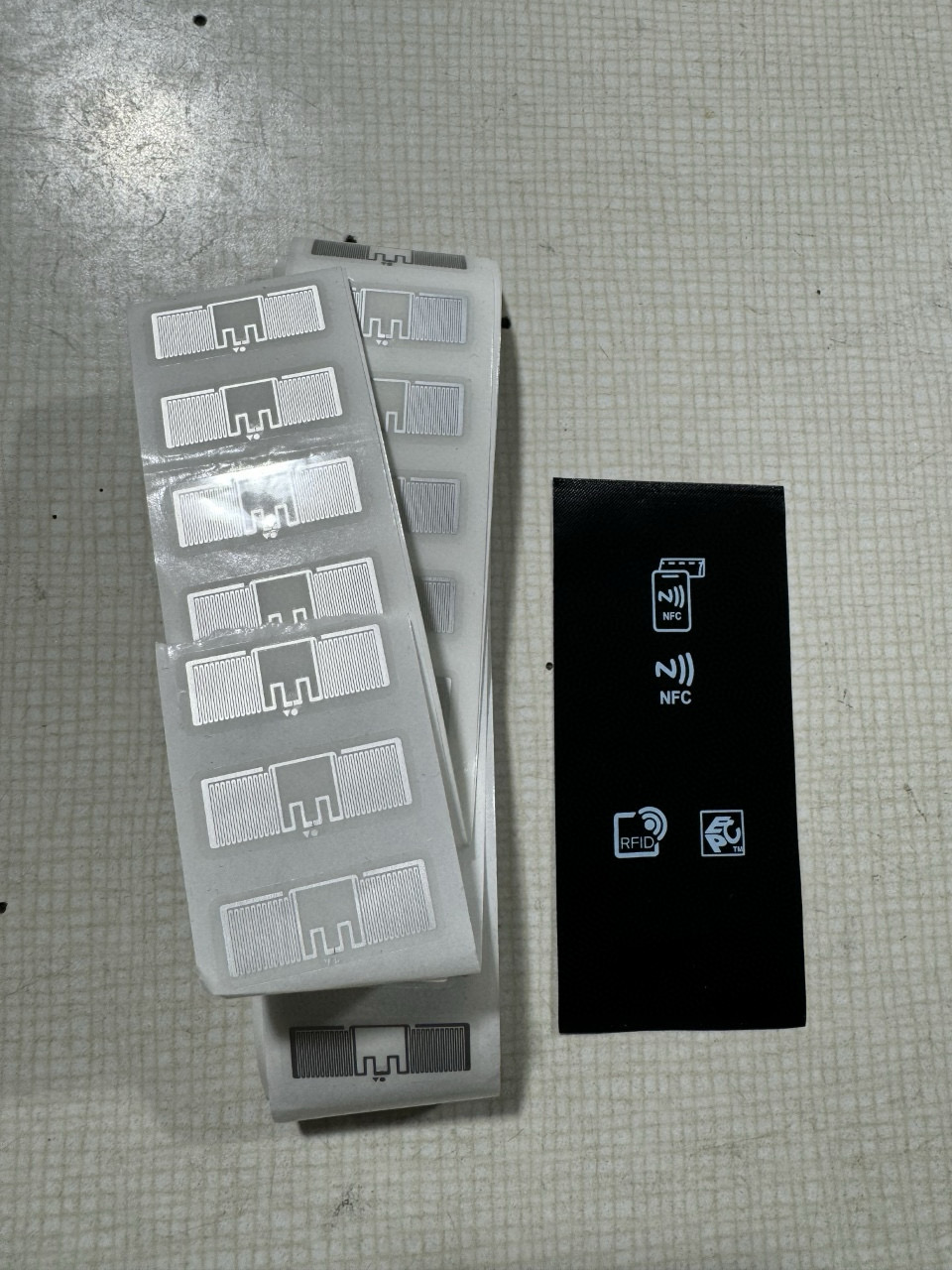 노브랜드 NFC/RFID 듀얼 칩 인레이 스티커 태그