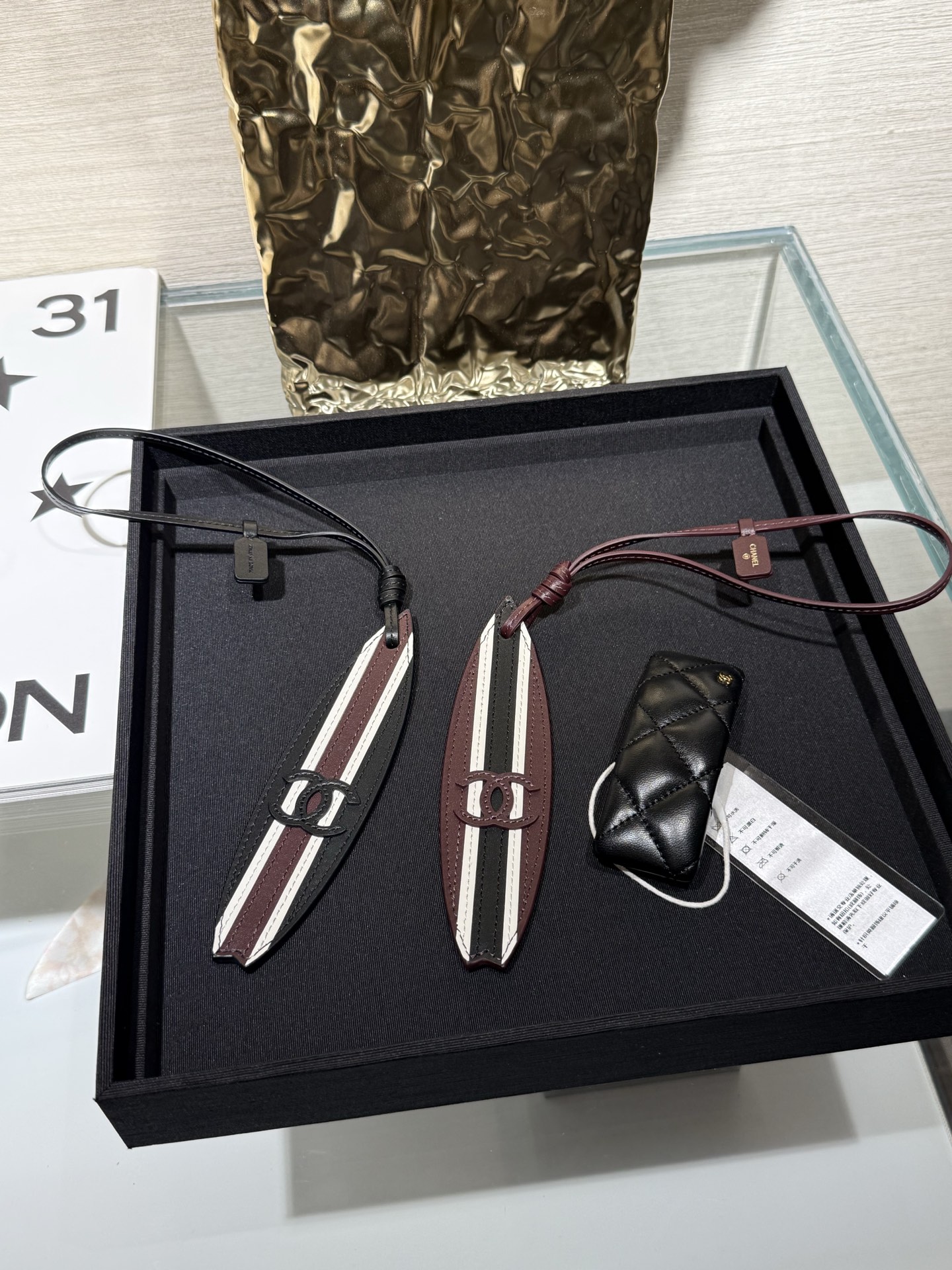 샤넬 CC 로고 스트라이프 레더 러기지 태그 세트