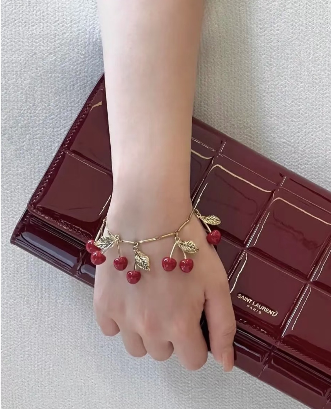 생 로랑 체리 참 체인 브레이슬릿