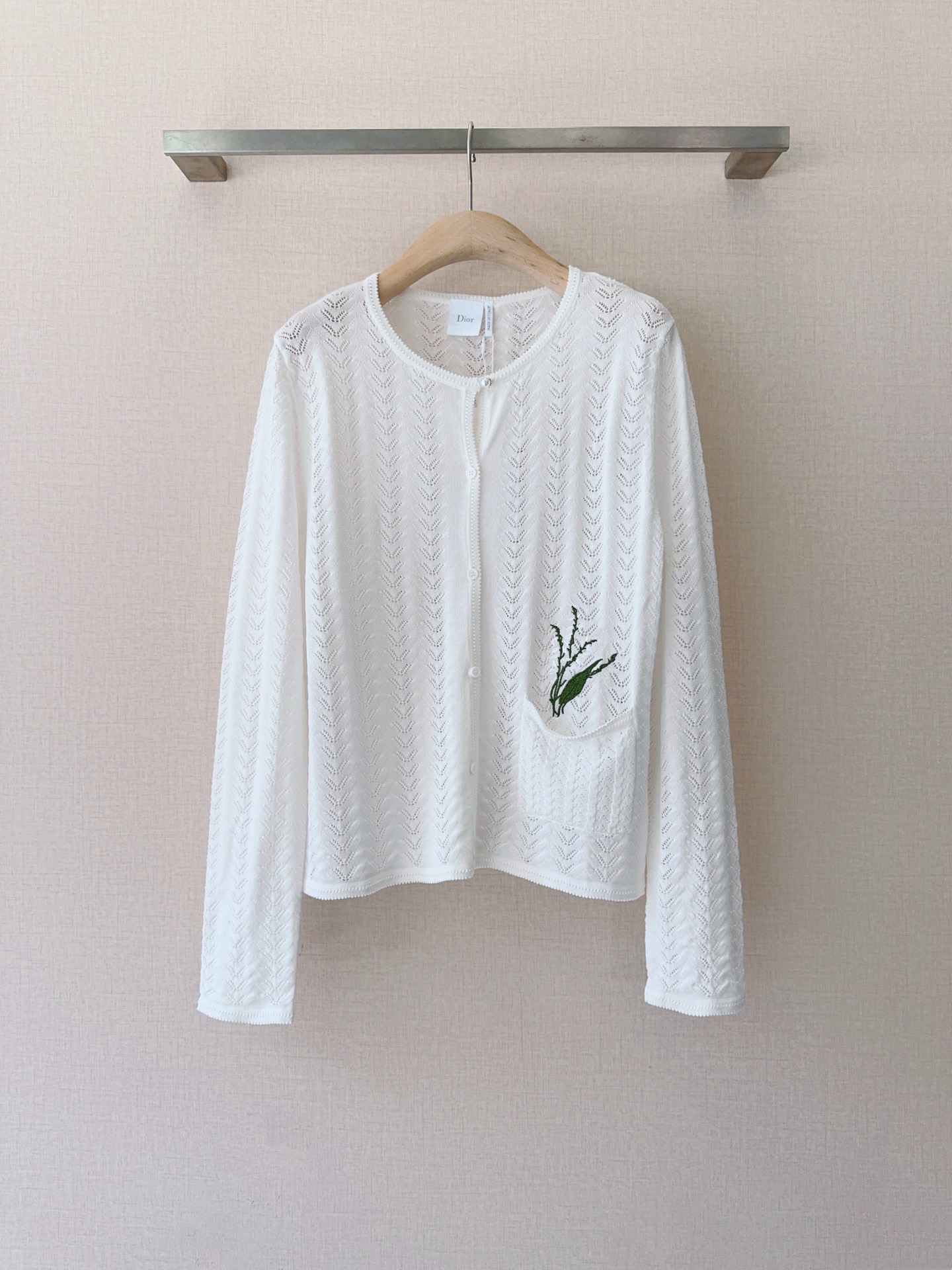 디올 은방울꽃 자수 오픈워크 니트 가디건