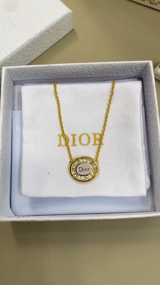 디올 Dior 로고 오벌 크리스털 펜던트 골드 네크리스