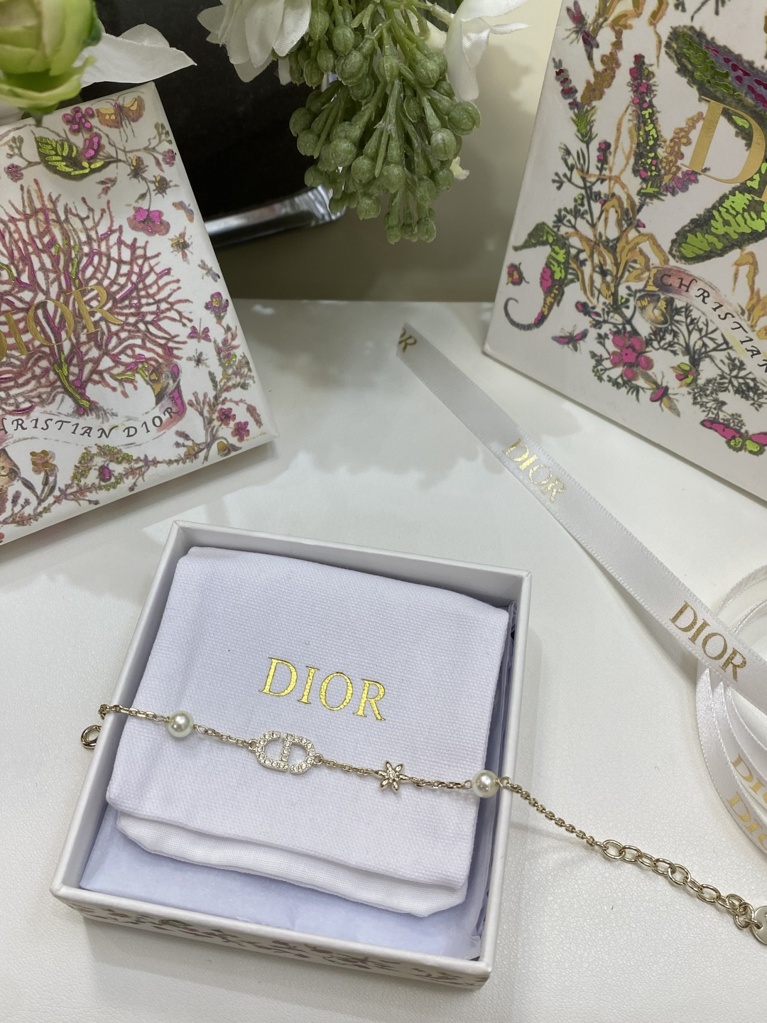 디올 쁘띠 CD 플라워·펄 크리스털 체인 브레이슬릿