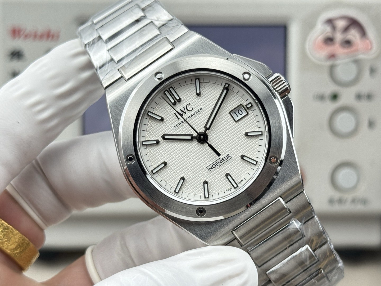 IWC 인제니어 오토매틱 40 (IW328903, 실버 도금 다이얼)