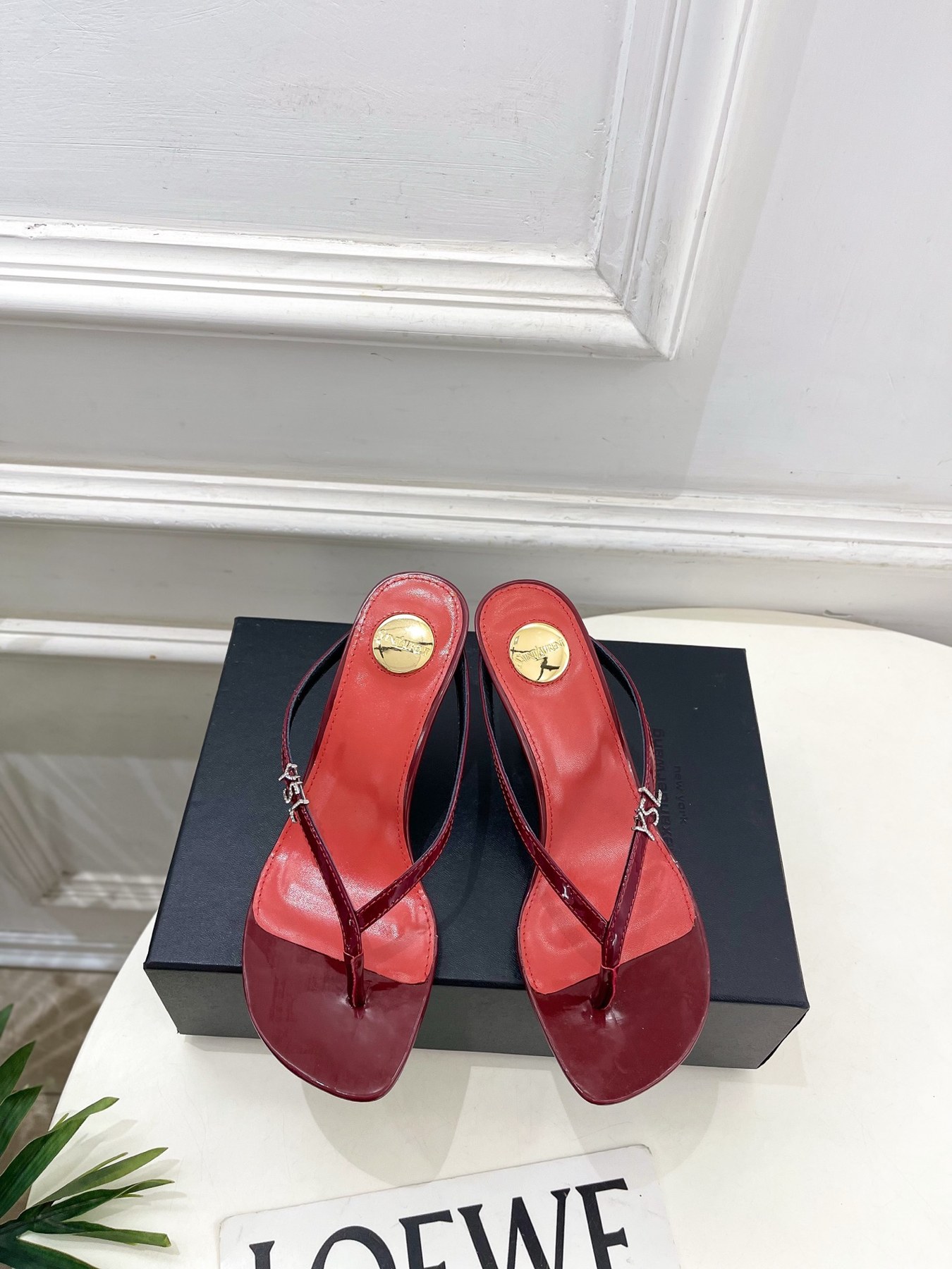생 로랑 YSL 로고 크리스털 스트랩 하이힐 쪼리 샌들