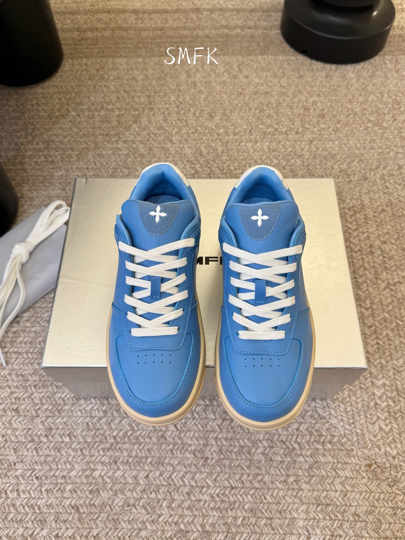 SMFK 크로스 플라워 로우탑 청키 스니커즈