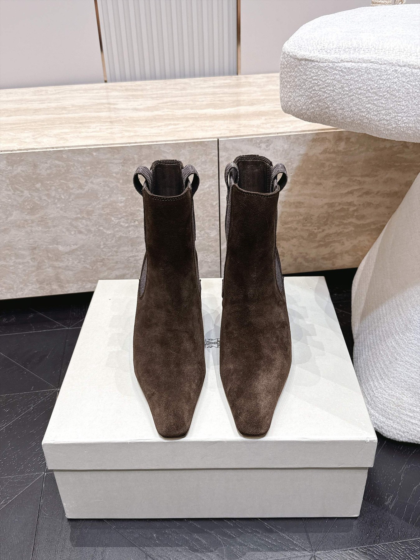 브루넬로 쿠치넬리 모닐리 디테일 스웨이드 첼시 앵클부츠