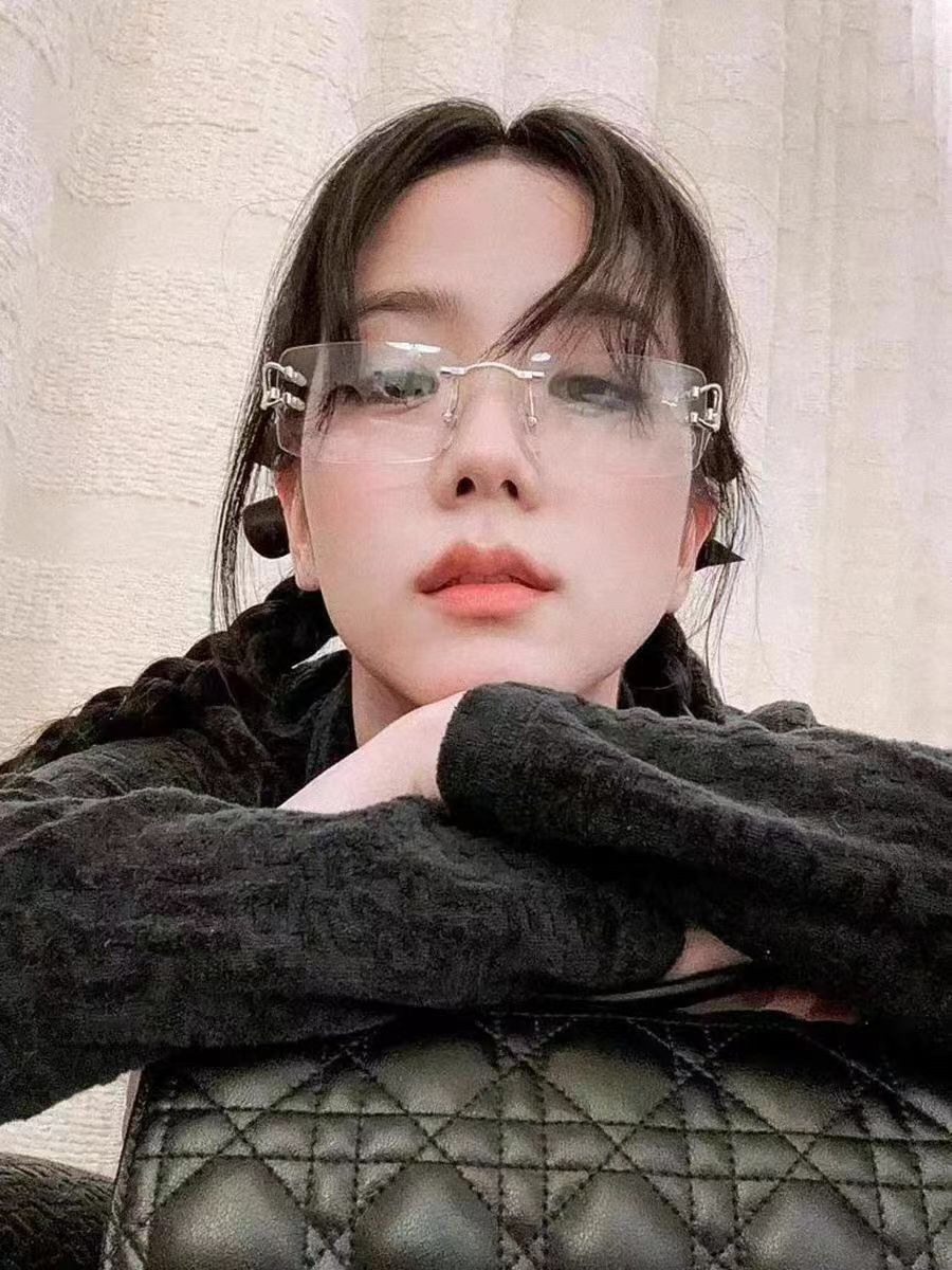 까르띠에 CT0488O C 디테일 무테 안경