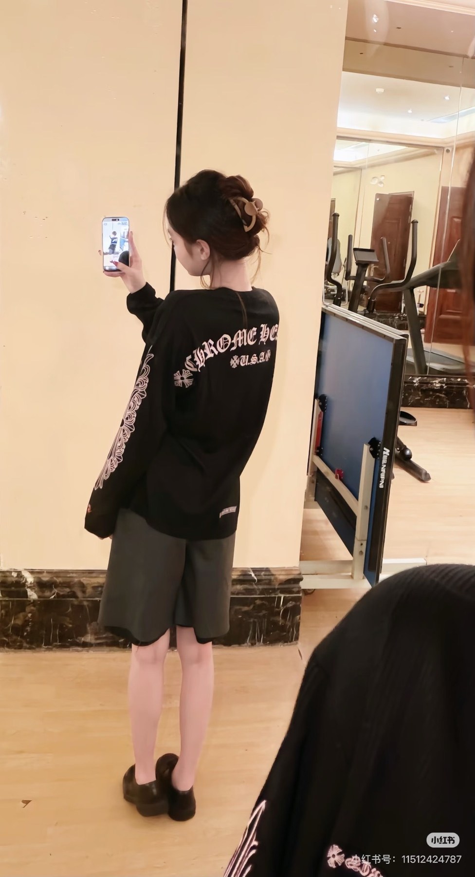 크롬하츠 라스베이거스 익스클루시브 로고 프린트 롱슬리브 티셔츠