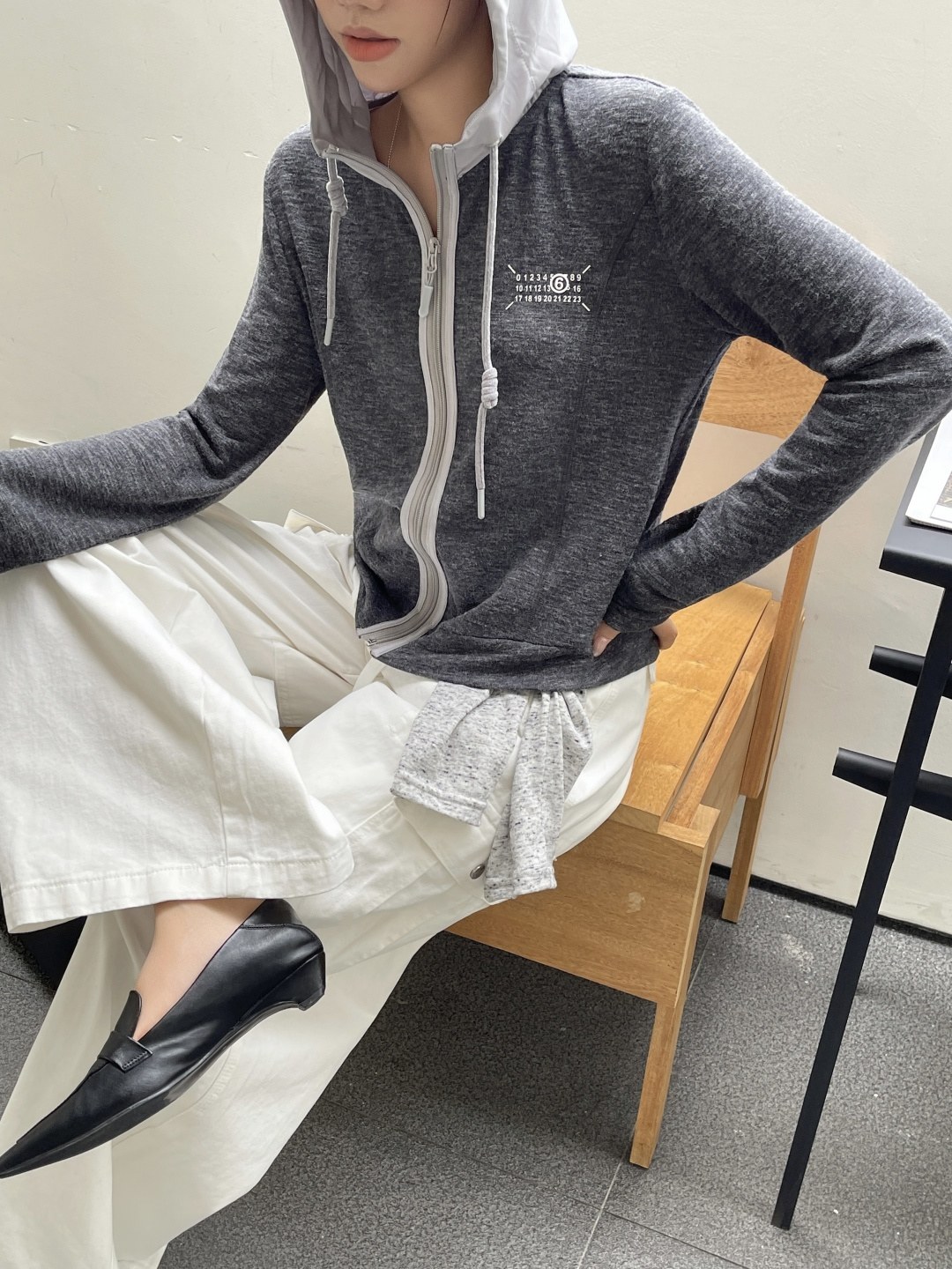 MM6 메종 마르지엘라 넘버링 로고 투톤 후드 집업 가디건
