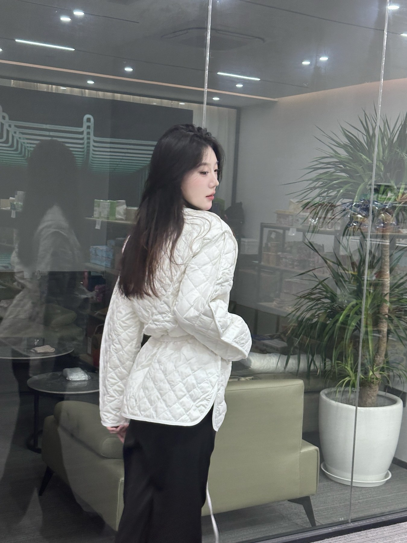몽클레르 로고 패치 다이아몬드 퀼팅 경량 다운 재킷
