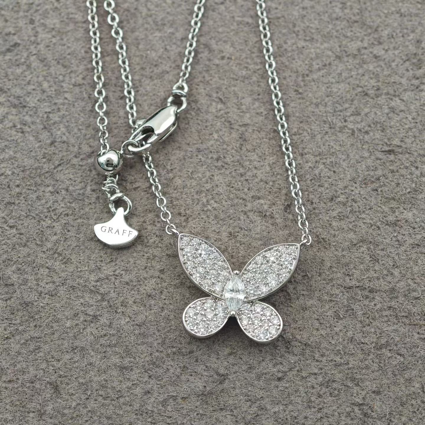 그라프 버터플라이 다이아몬드 펜던트 네크리스
