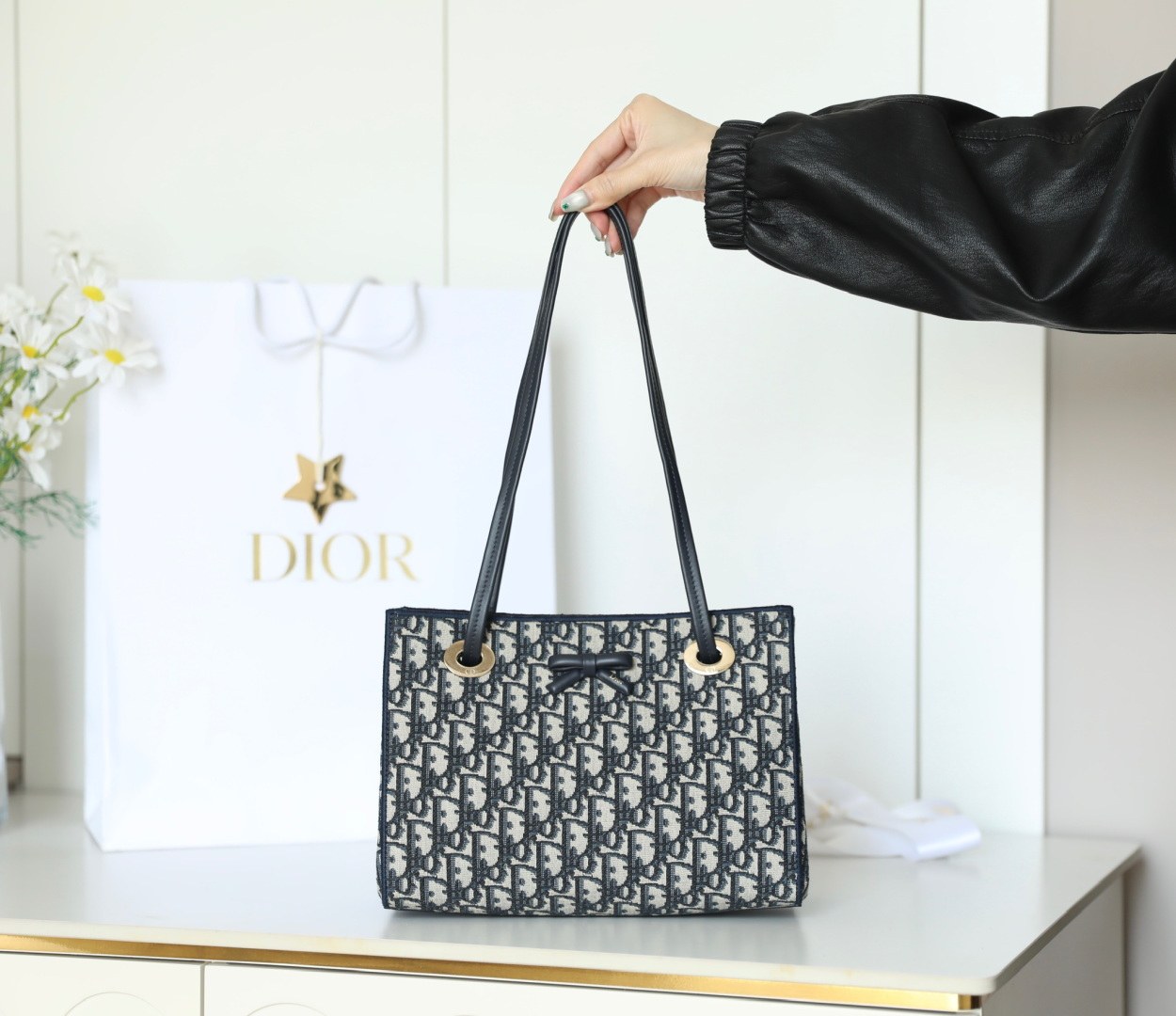 디올 Dior Bow 스몰 토트백