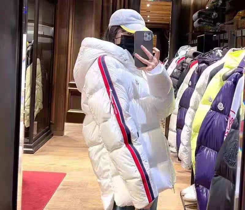 몽클레르 삼선 테이프 후드 다운 패딩 재킷