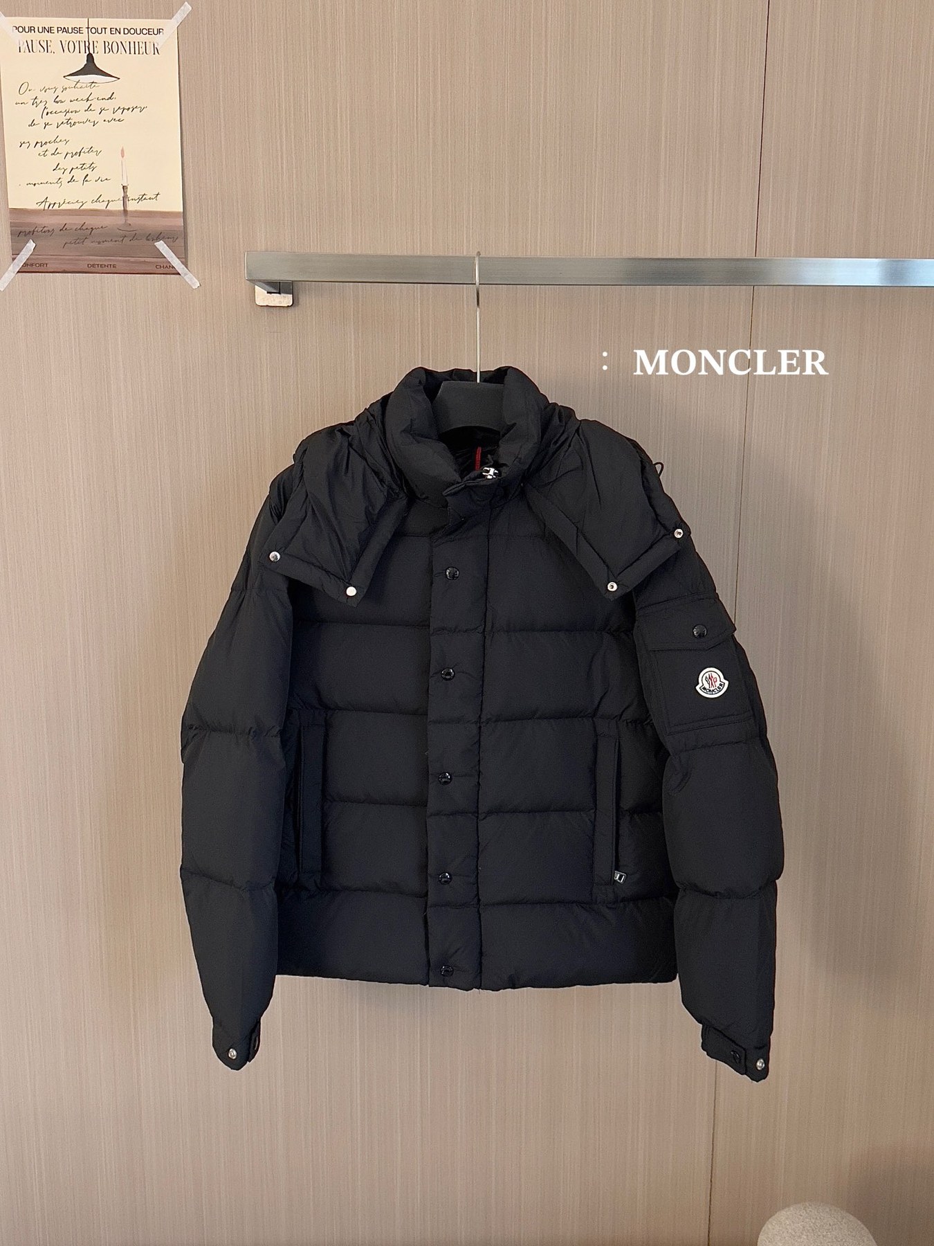 몽클레르 탈부착 후드 숏 패딩 다운 재킷
