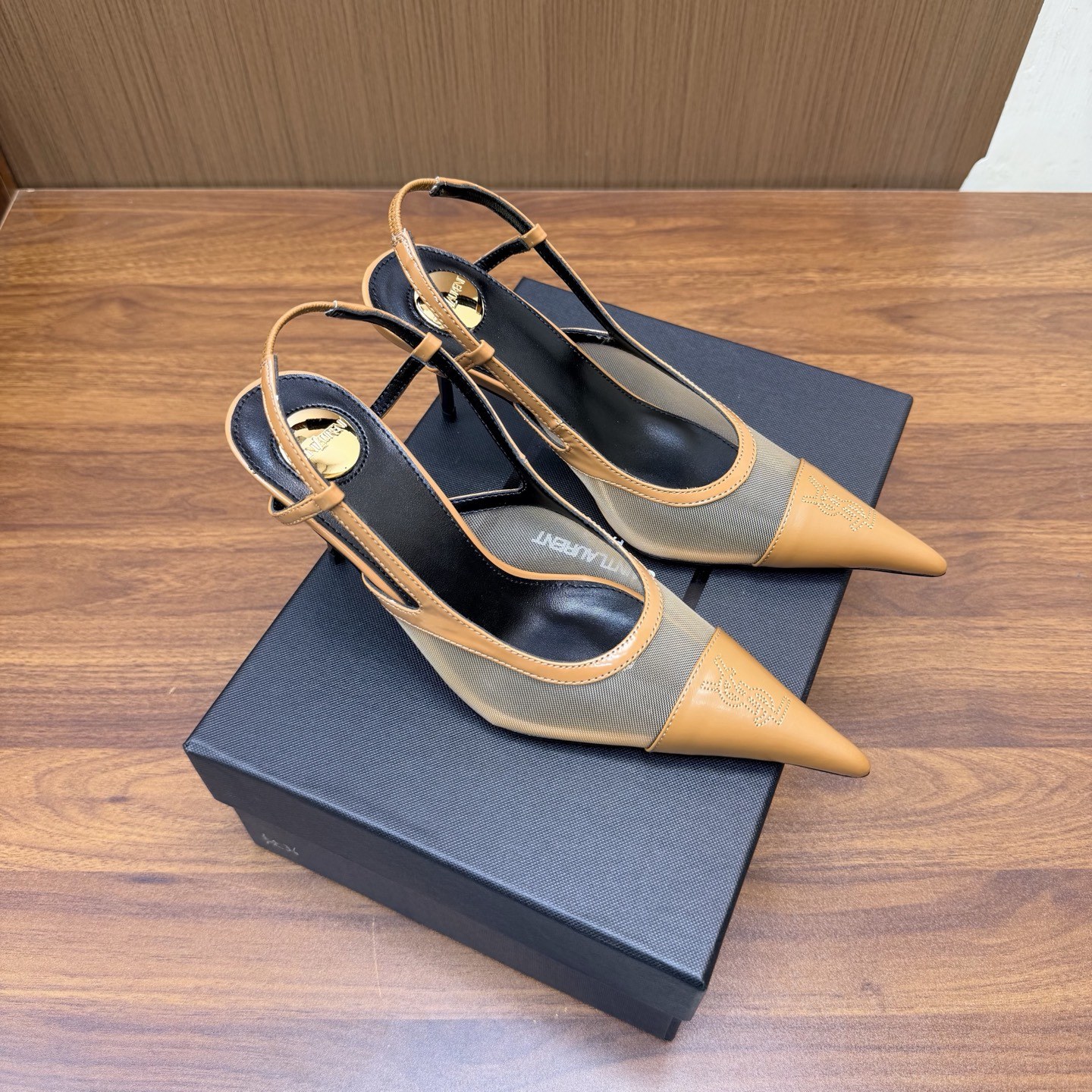 생 로랑 오피움 YSL 로고 메시 슬링백 뮬