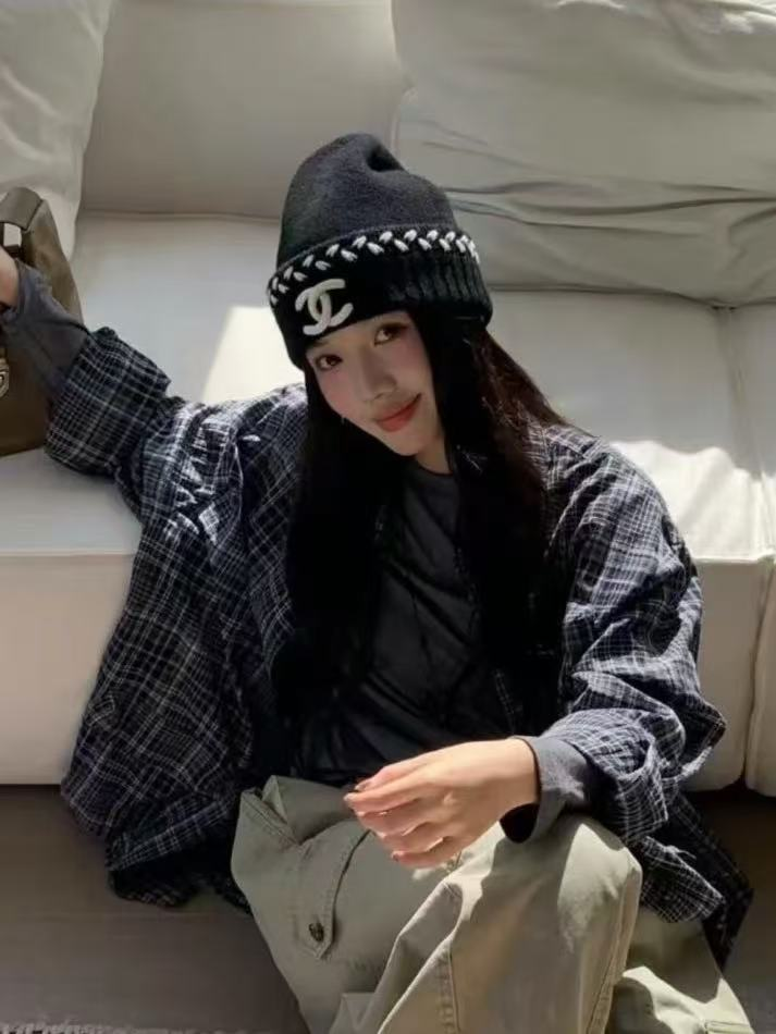 샤넬 CC 로고 브레이드 커프 니트 비니