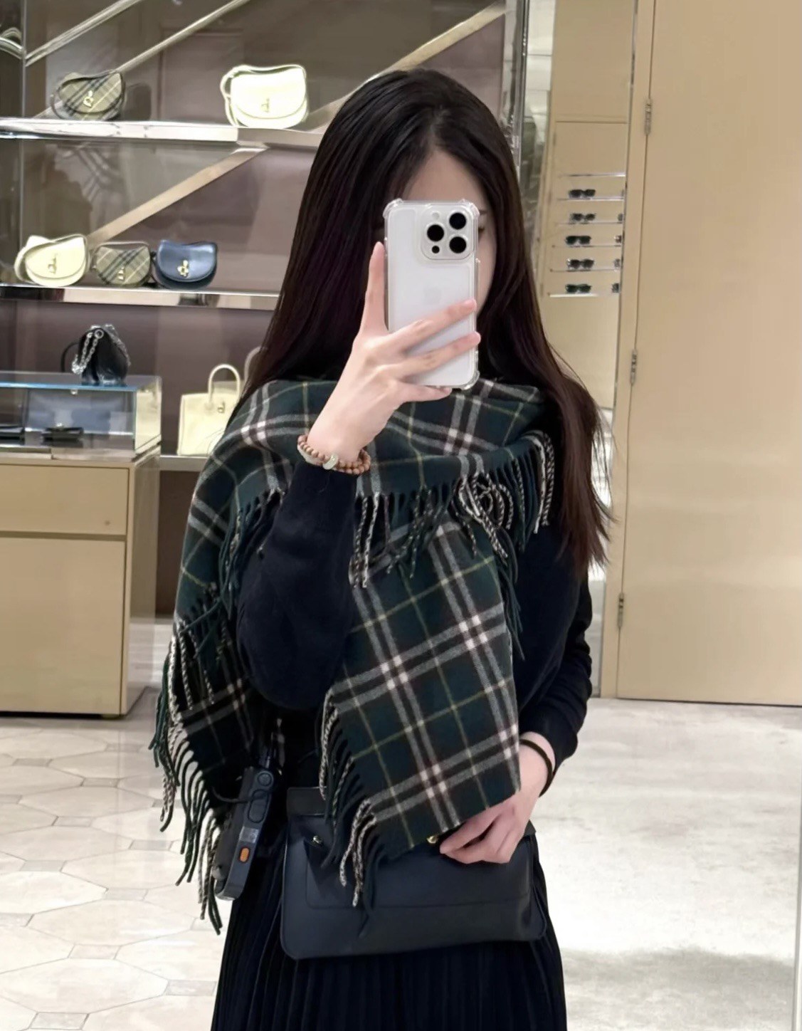 버버리 클래식 체크 프린지 캐시미어 머플러