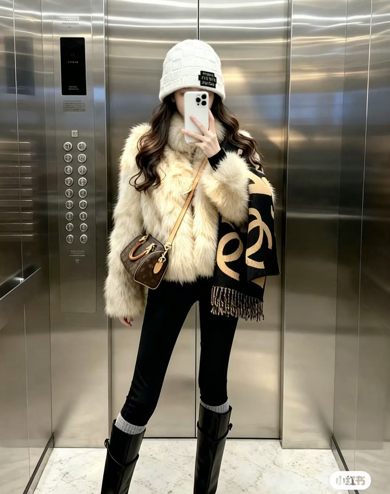 루이 비통 다미에 패턴 로고 패치 울 니트 비니
