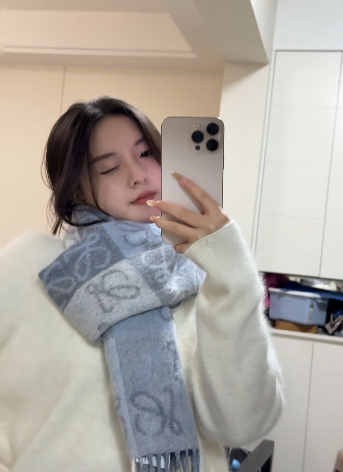 로에베 애너그램 로고 프린지 머플러