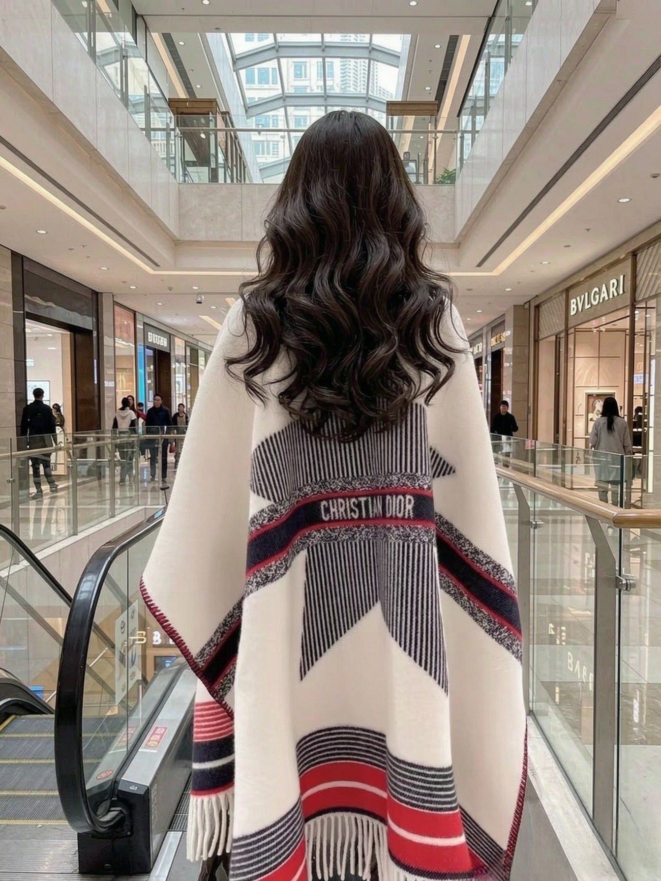 디올 CHRISTIAN DIOR 로고 스트라이프 프린지 빅 숄/블랭킷