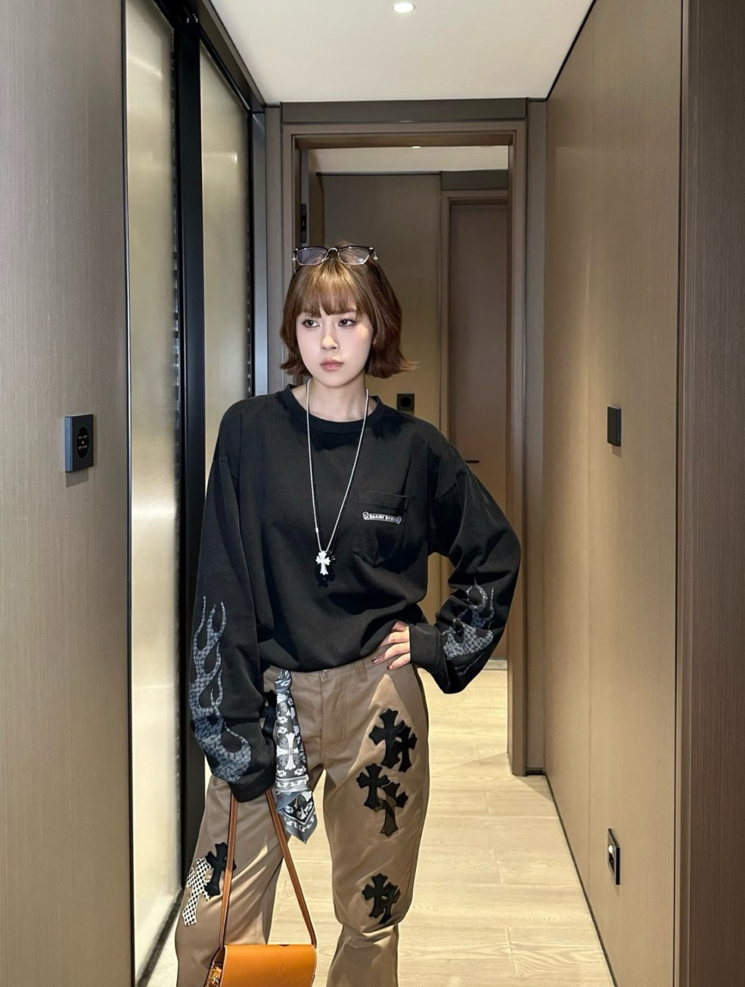 크롬하츠 호스슈 로고 슬리브 프린트 크루넥 스웨트셔츠