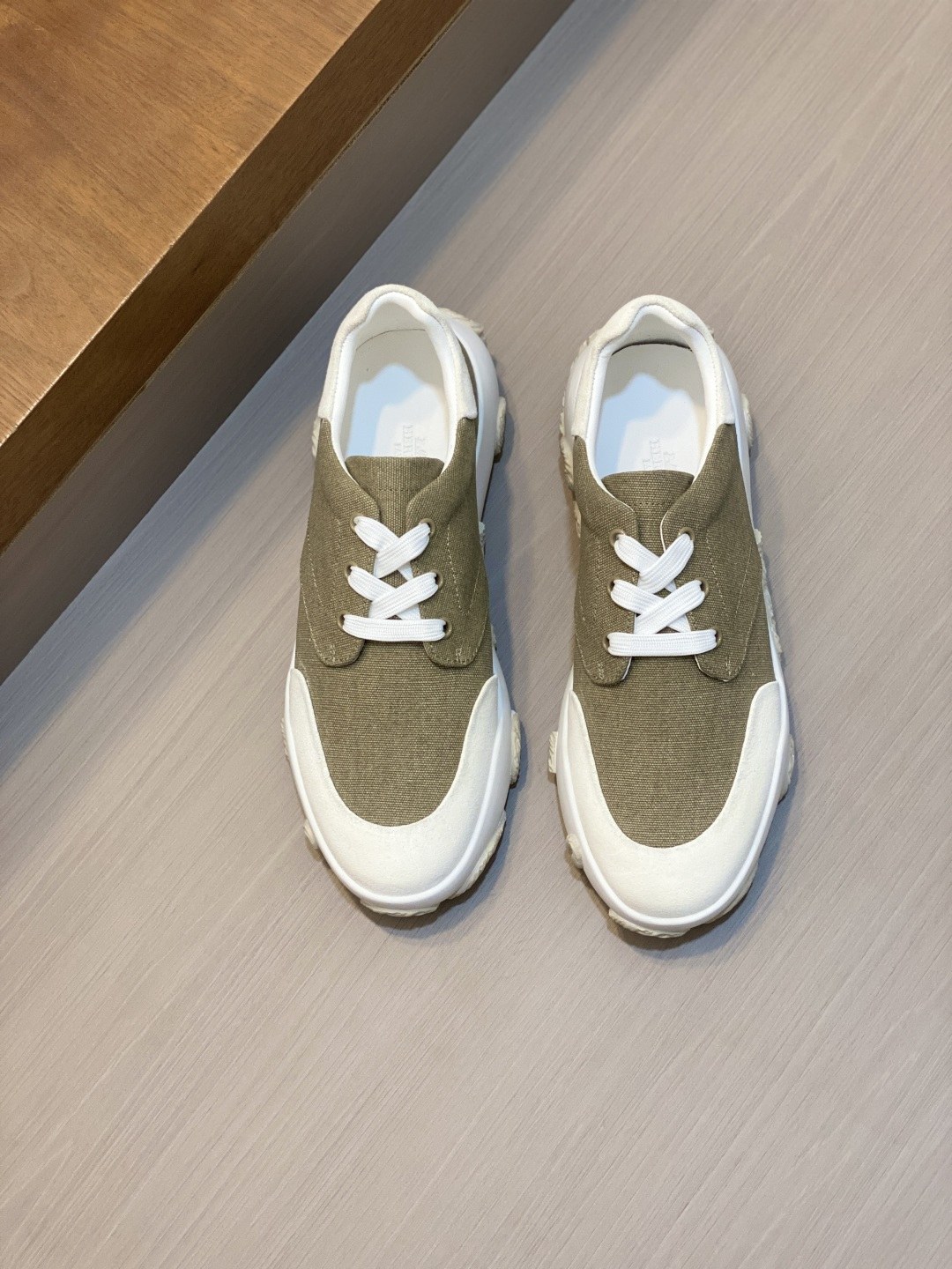 에르메스 Leader 로우탑 스니커즈
