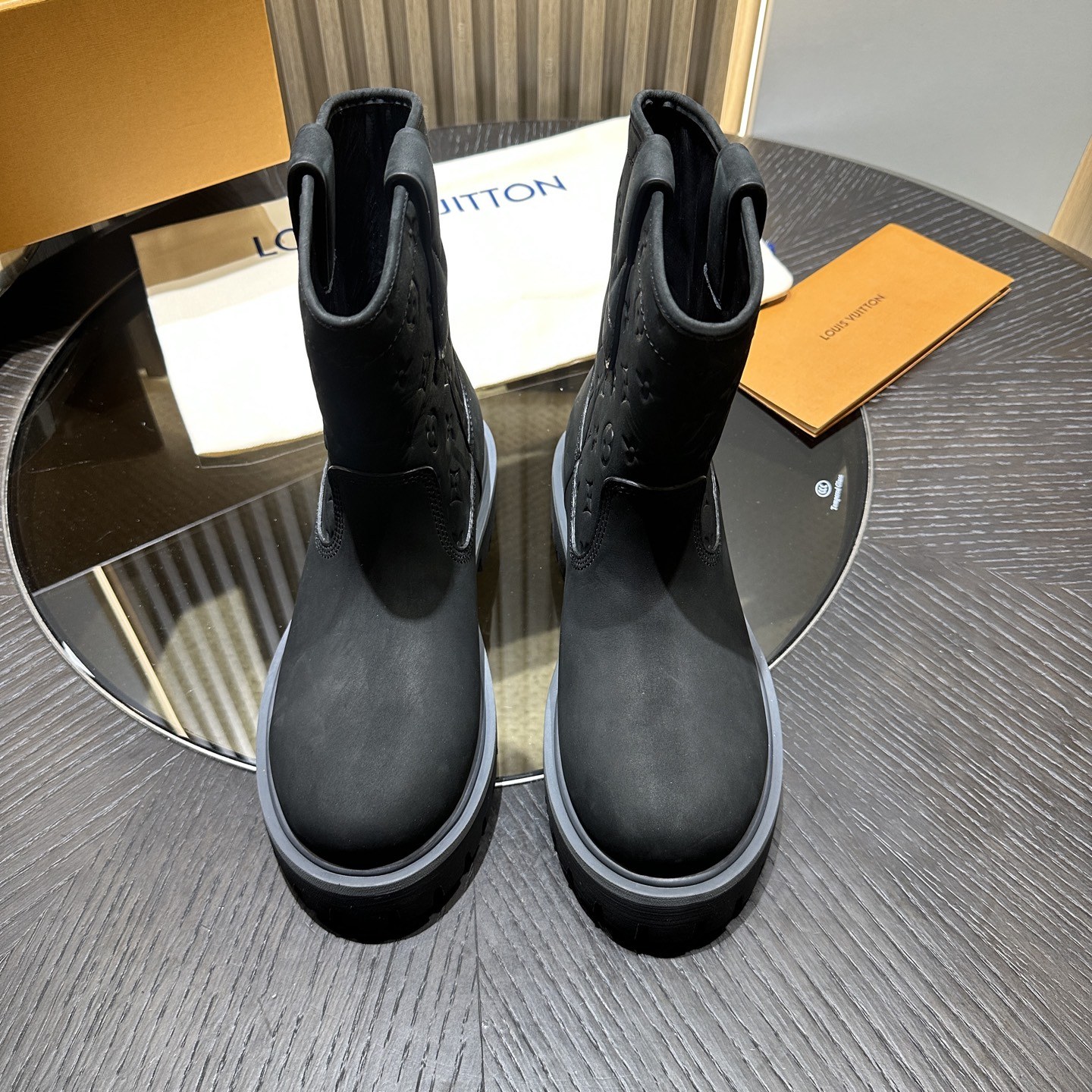 루이비통 LV 레인저 앵클 부츠
