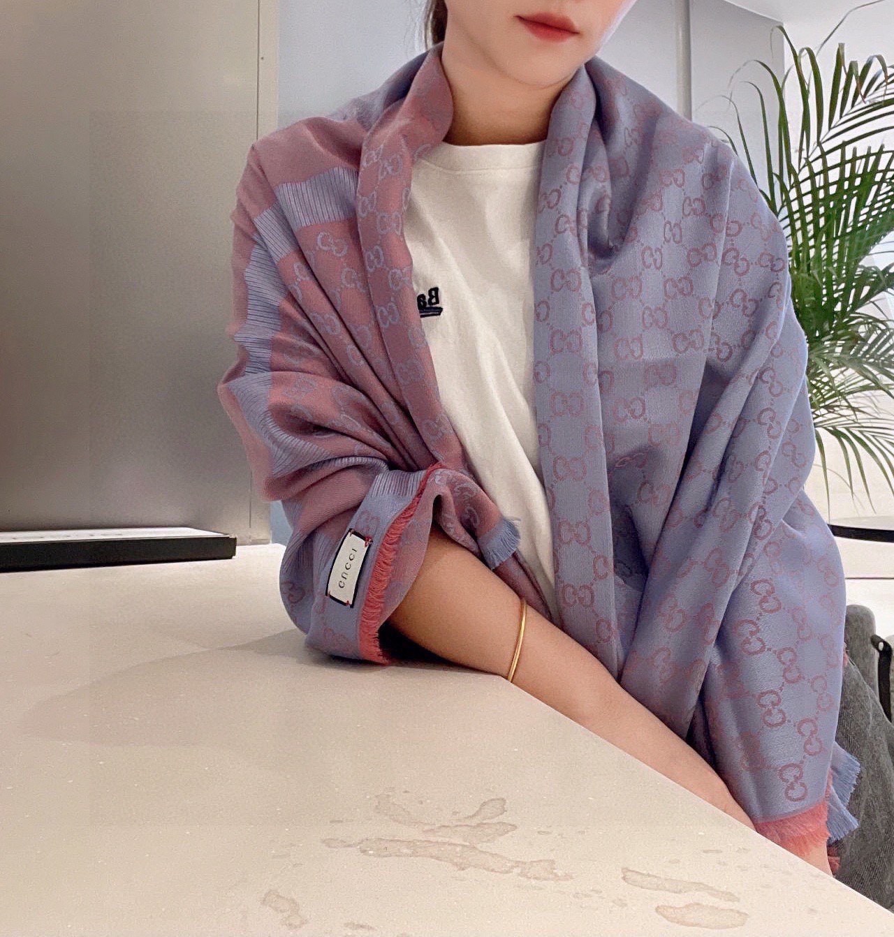 구찌 GG 자카드 실크 캐시미어 프린지 숄