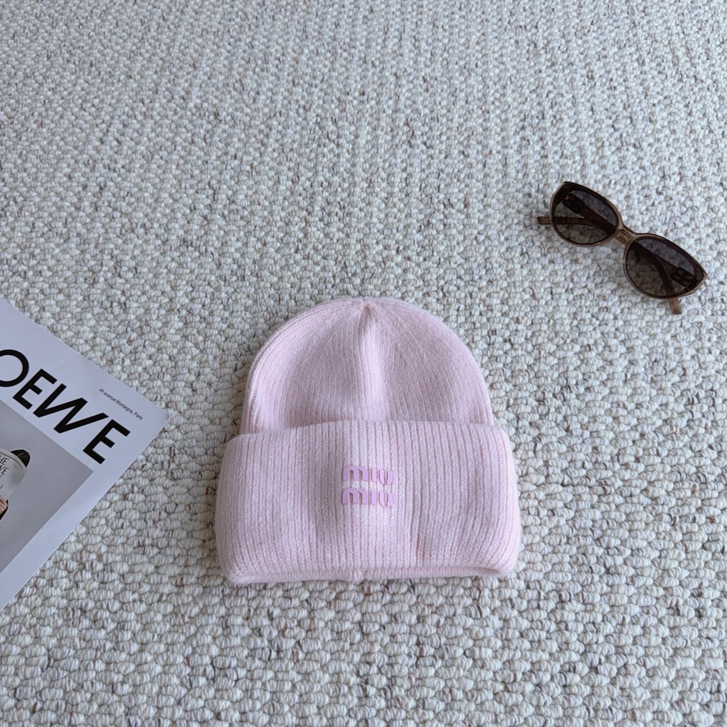 미우미우 로고 패치 리브 니트 비니