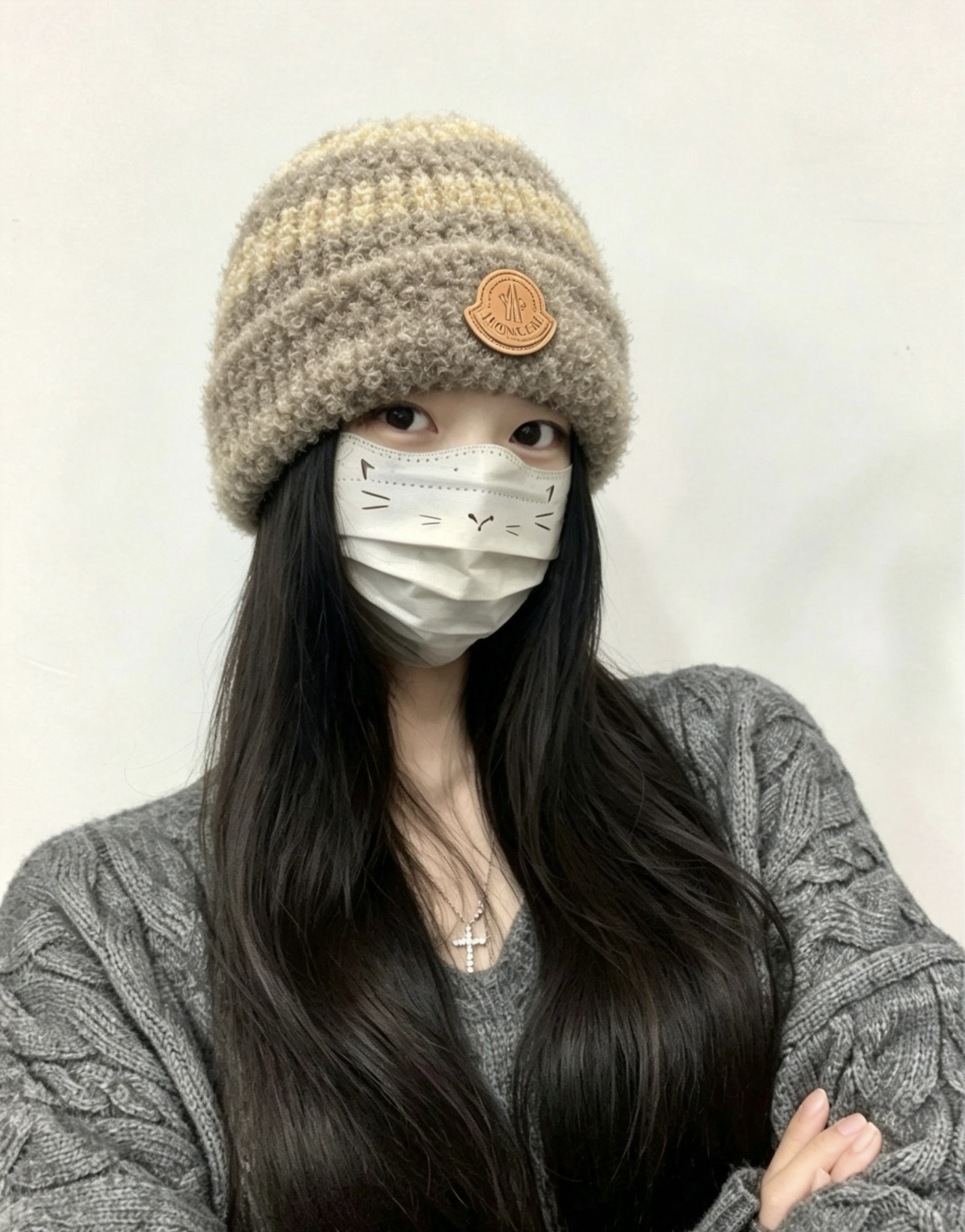 몽클레르 로고 패치 부클 니트 비니