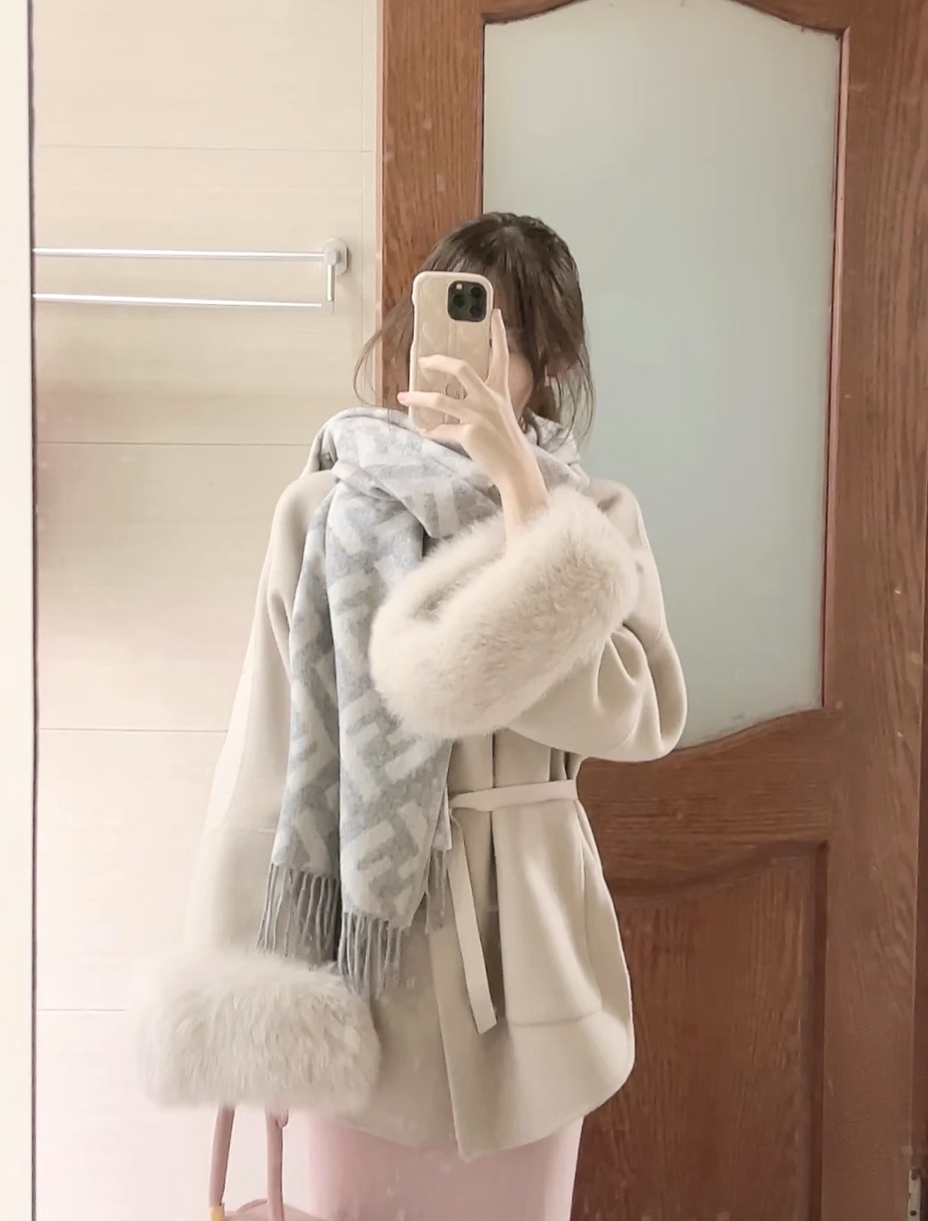 펜디 FF 모노그램 프린지 머플러