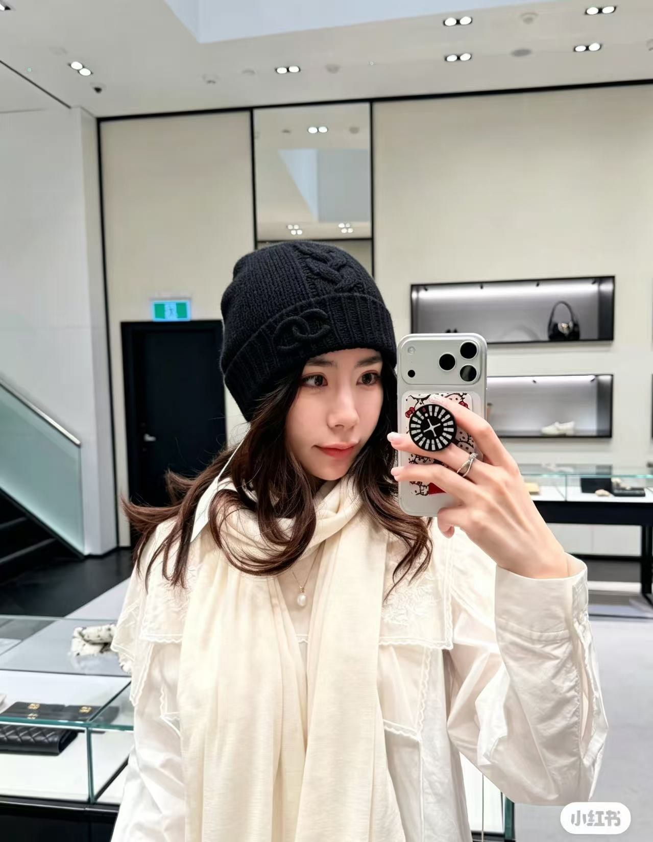 샤넬 CC 로고 리브 니트 비니