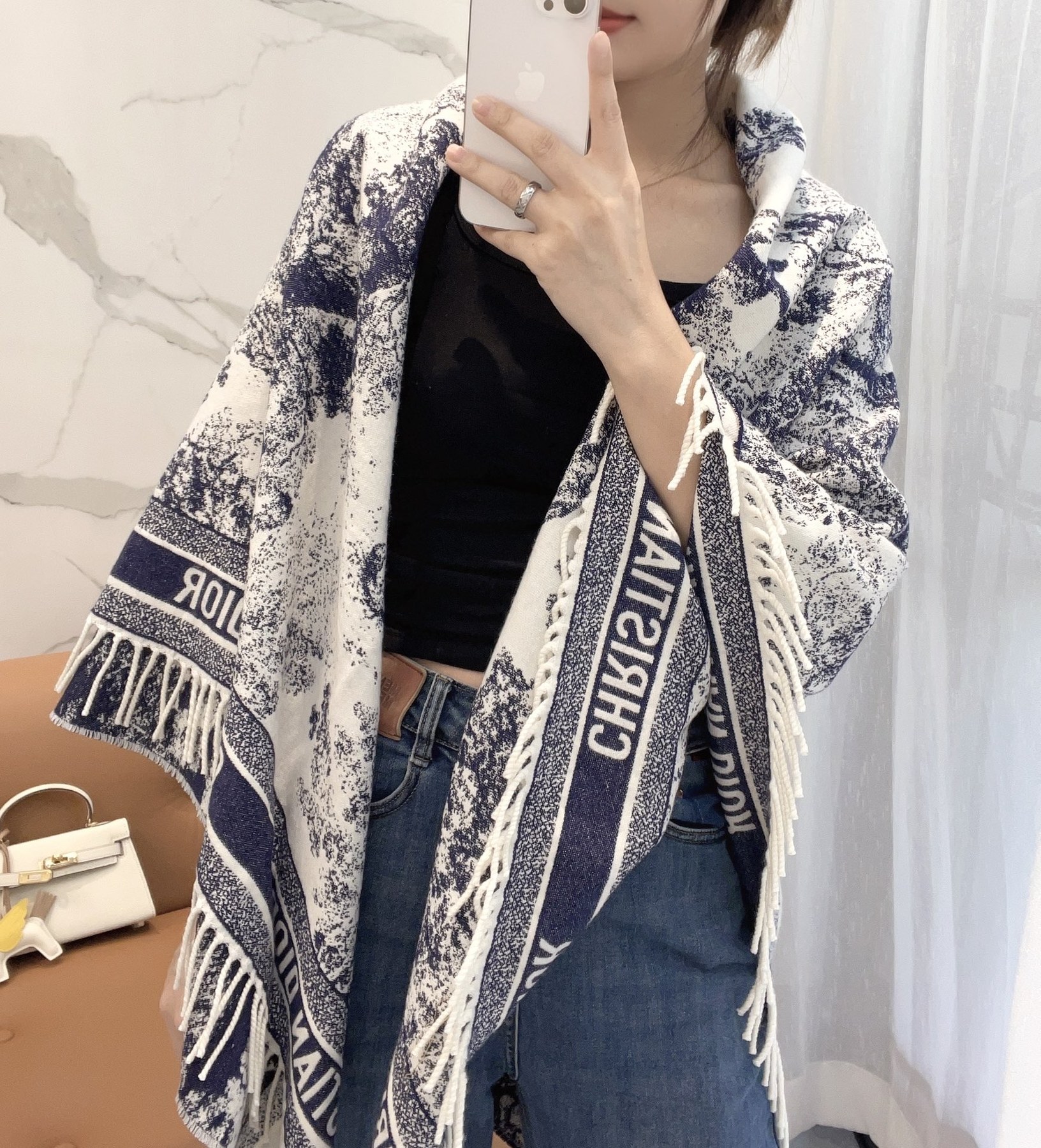 디올 애니멀 프린트 로고 프린지 스퀘어 숄